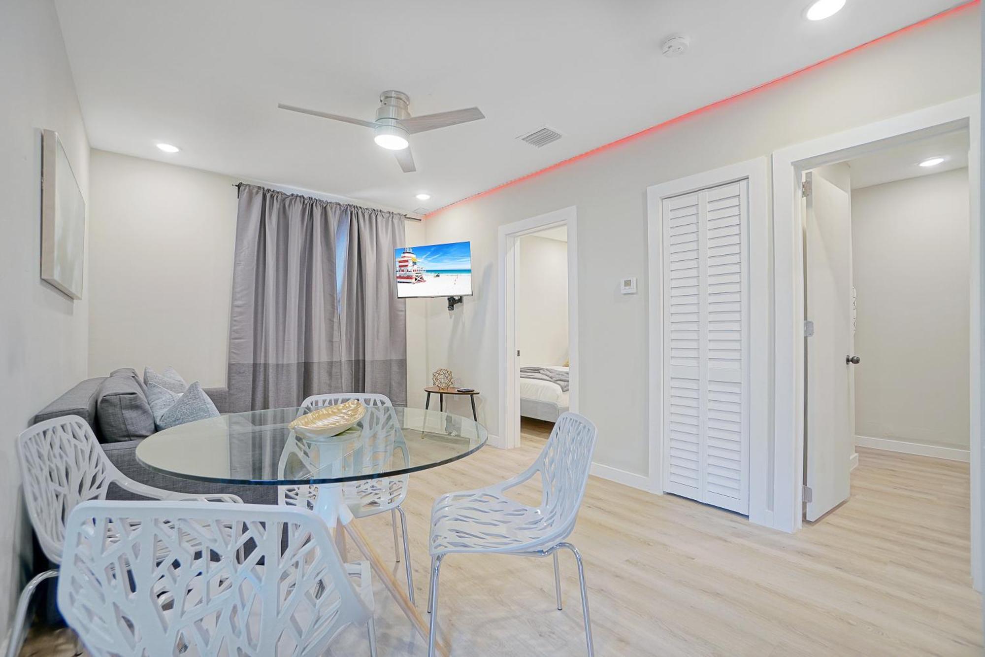 Stylish Miami Suite - Self Check-In Экстерьер фото